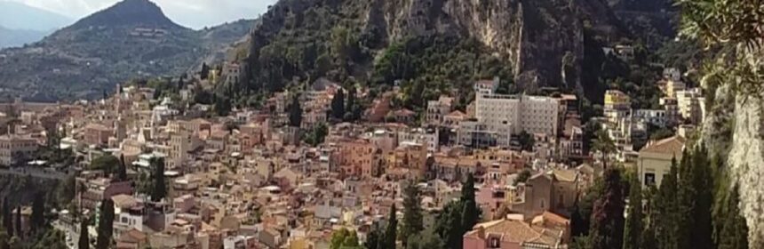 panorama Taorminy podczas wycieczki po Sycylii