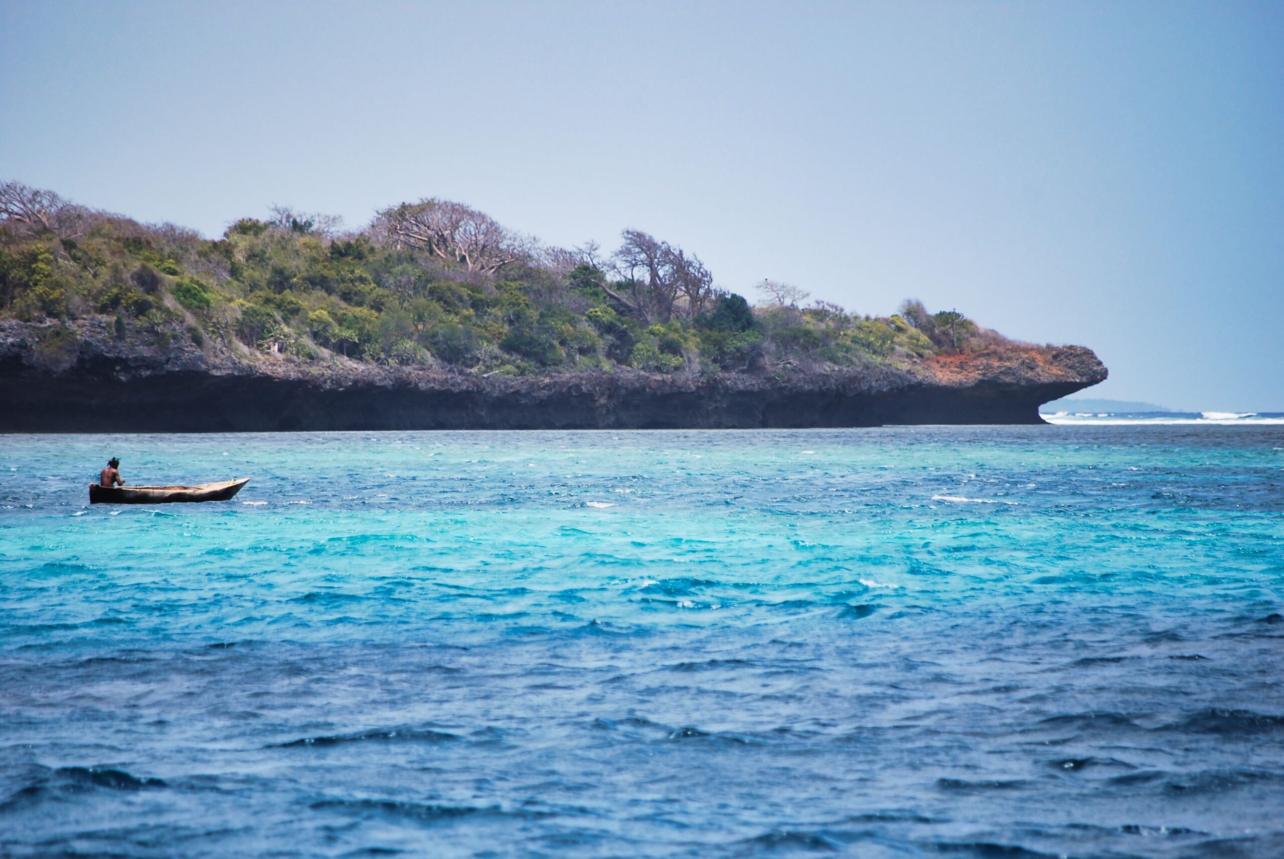 ocean z wyjazdu na wczasy samolotem do Kenii