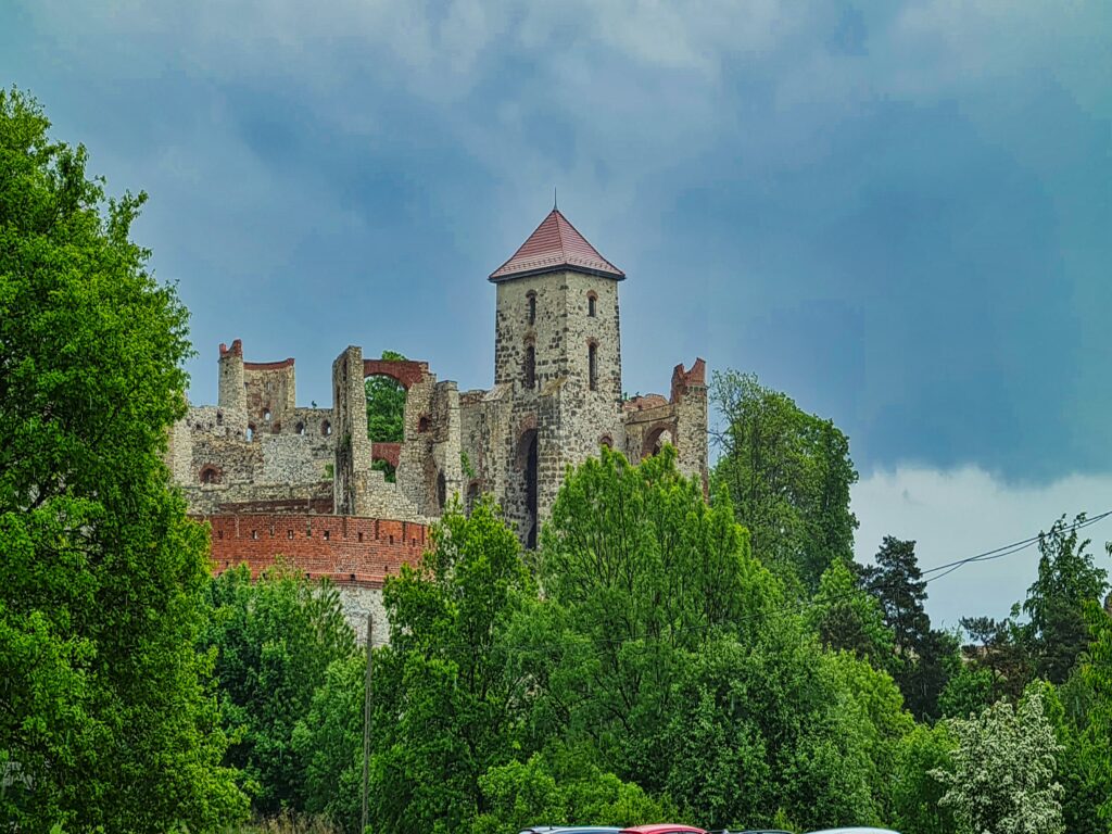 zamek Tenczyn w Rudnie na Jurze z konkursu foto