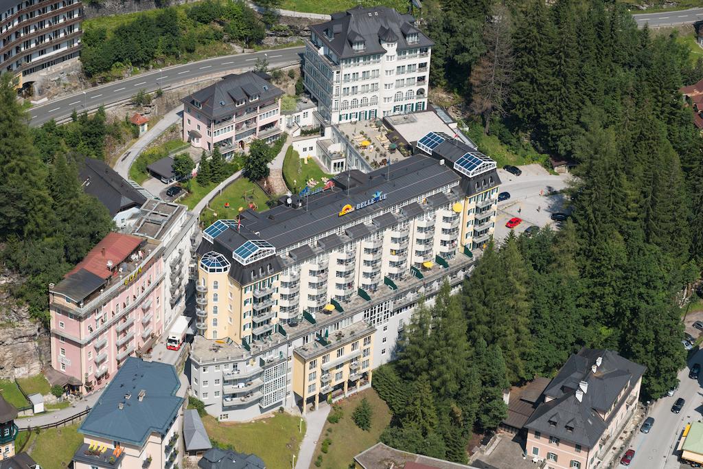 hotel Mondi-Holiday First-Class Aparthotel Bellevue w Bag Gastein z basenem