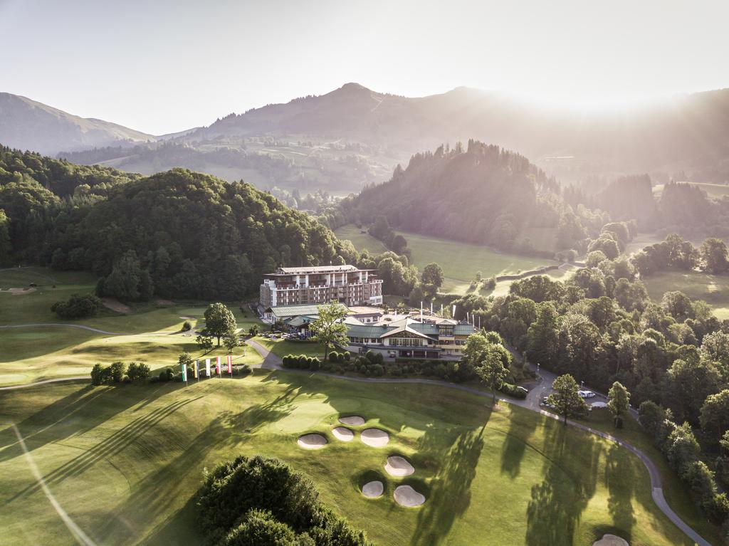 wysoko oceniany hotel na narty w Tyrolu w Kitzbuehel ze spa i 2 basenami