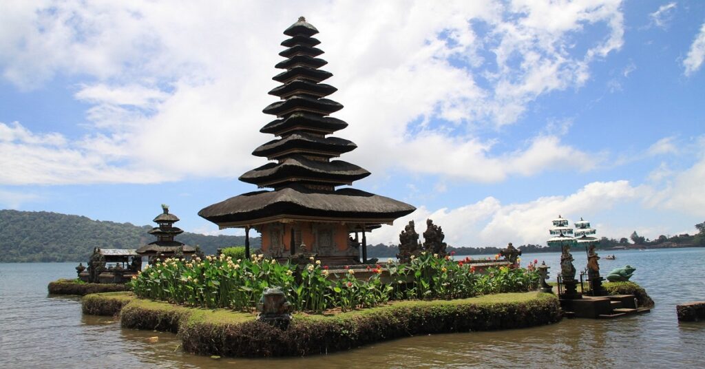 pagoda z wycieczki po indonezyjskiej wyspie Bali