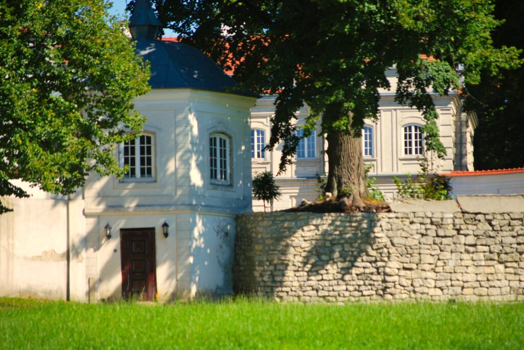 The walls of the baroque Palace of the Los family at Narol