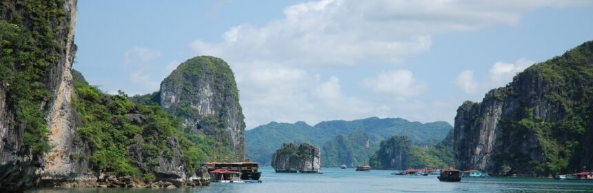 zatoka Halong Bay z wycieczki po Wietnamie