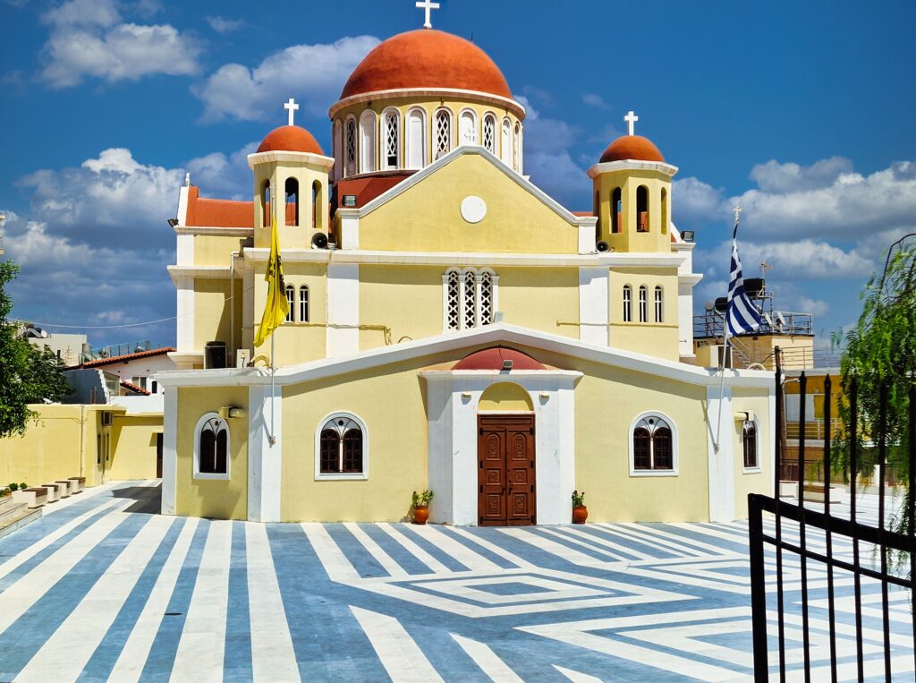 zabytkowy monastyr Agia Ekaterini na Starym Mieście podczas wycieczki po północy Krety