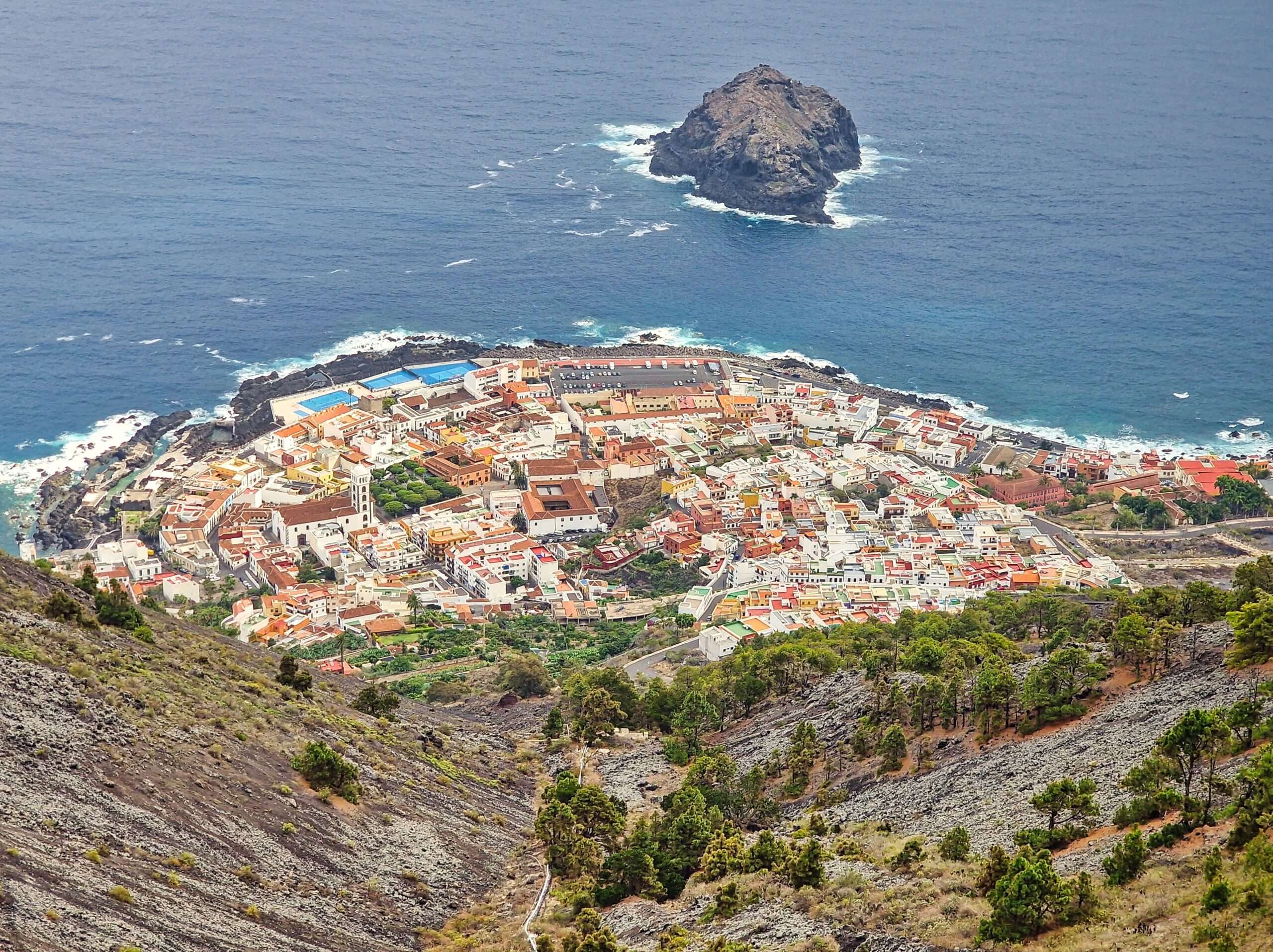 Garachico na Teneryfie, to stary port, który kiedyś był zalany lawą po erupcji wulkanu i dlatego to miejsce zwane jest "Pompejami Teneryfy"