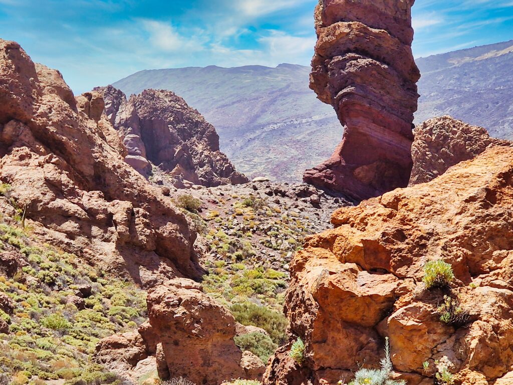 formacje skalne w Parku Narodowym El Teide podczas wycieczki po Teneryfie