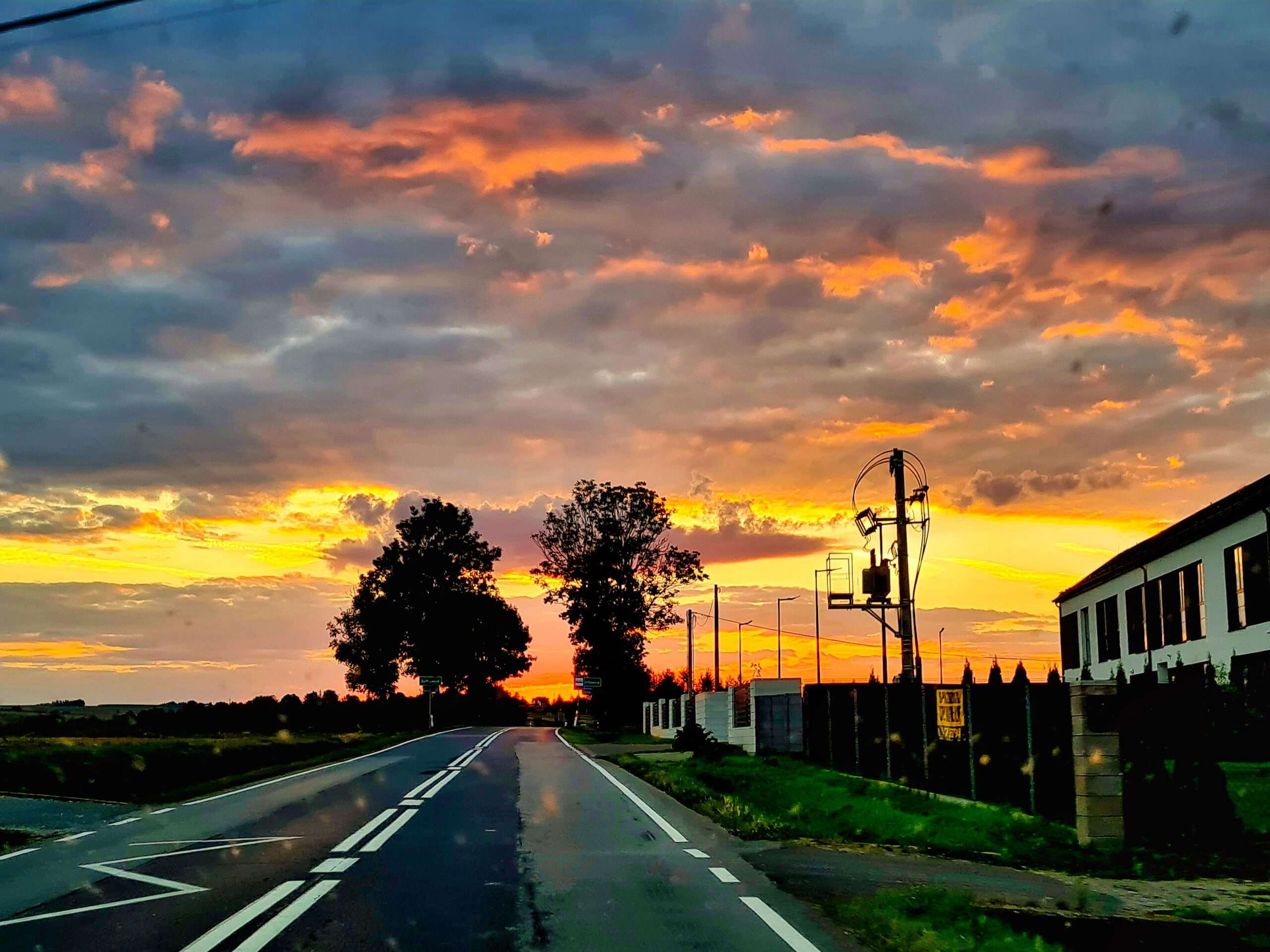 wschód słońca koło Iwanowic na Jurze