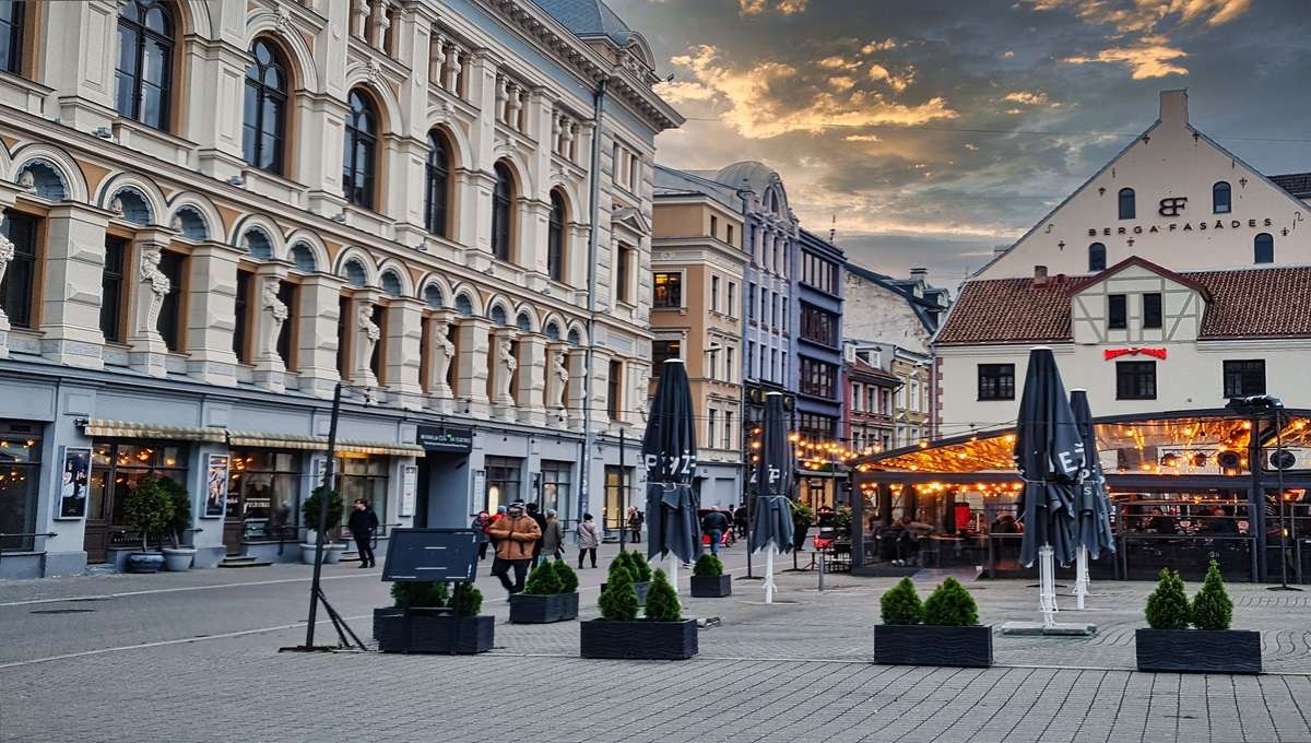 centrum Rygi na Łotwie podczas weekendowego wyjazdu po skorzystaniu z oferty z działu tanie noclegi w Rydze