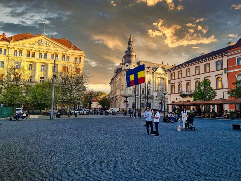 Piata Unirii - główny plac w rumuńskim mieście Kluż (Cluj-Napoca)