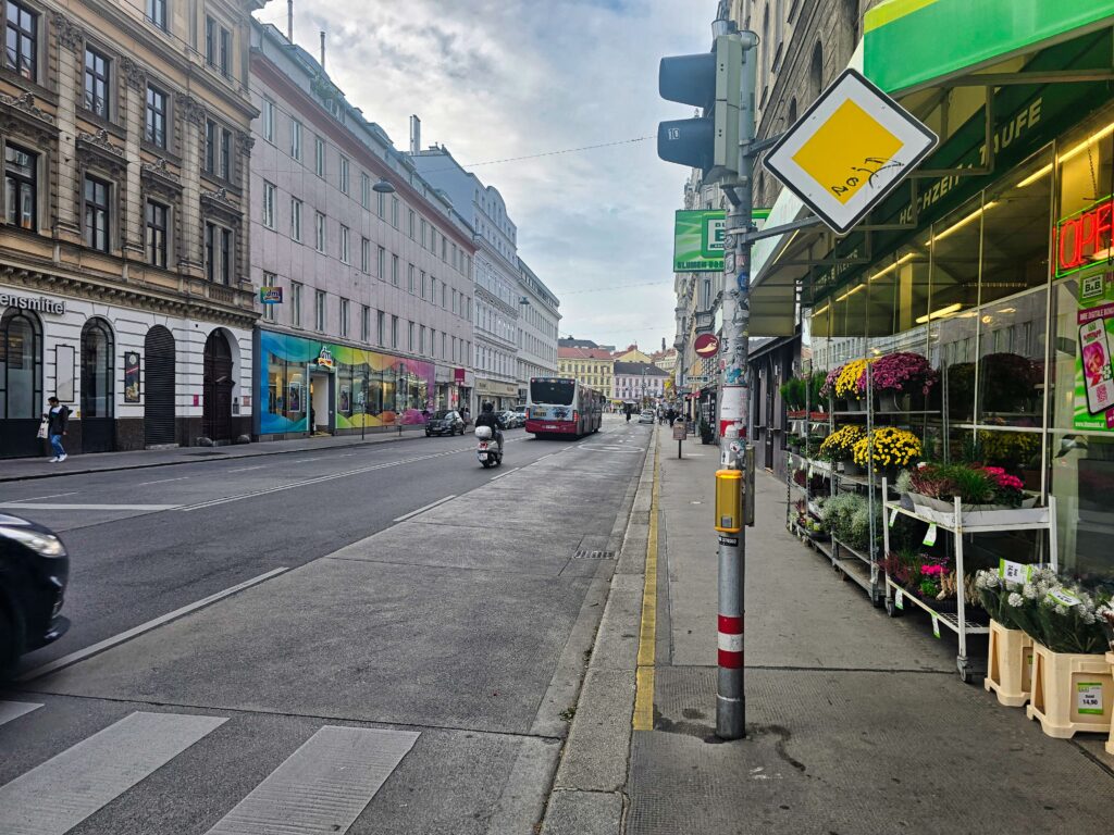 ulica w Wiedniu podczas spaceru po Starym Mieście