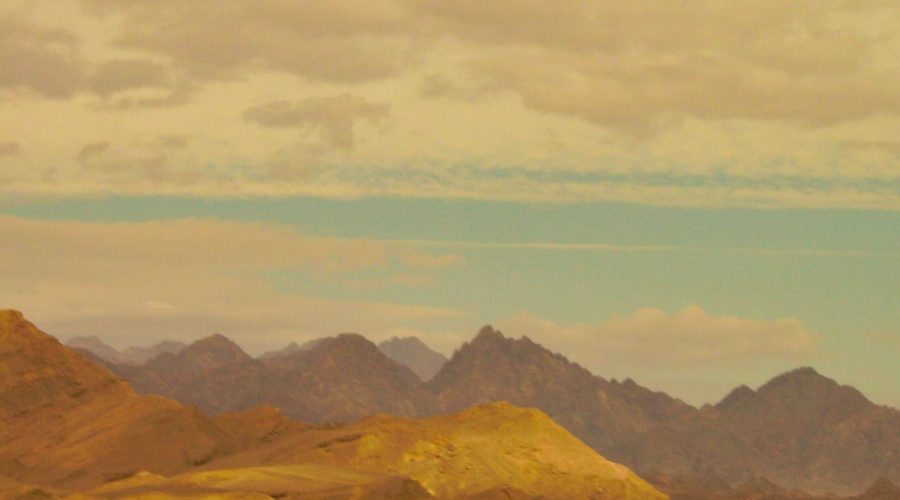 góry Półwyspu Synaj podczas wycieczki na Górę Mojżesza
