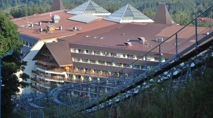 Hotel Gołębiewski w Karpaczu to największy obiekt hotelowy tego kurortu z piękną panoramą na okolicę