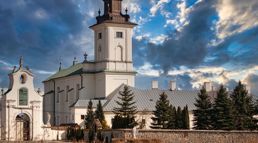 Klasztor SS. Norbertanek, Sanktuarium Męki Pańskiej na Jurze niedaleko wsi Minoga i Wysocice