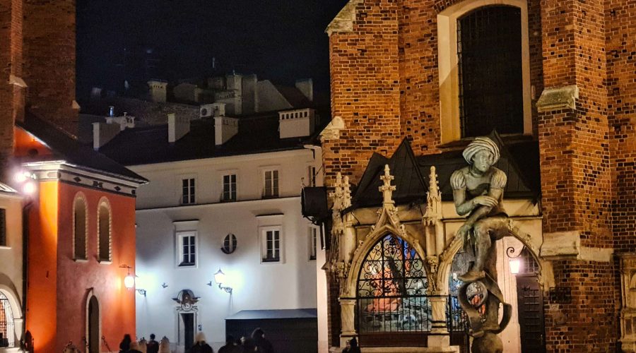 kościół świętej Barbary w Krakowie nocą