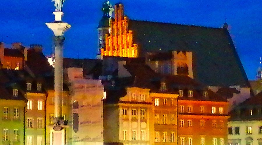 Kolumna Zygmunta przy Zamku Królewskim podczas wieczornego spaceru po warszawskiej starówce