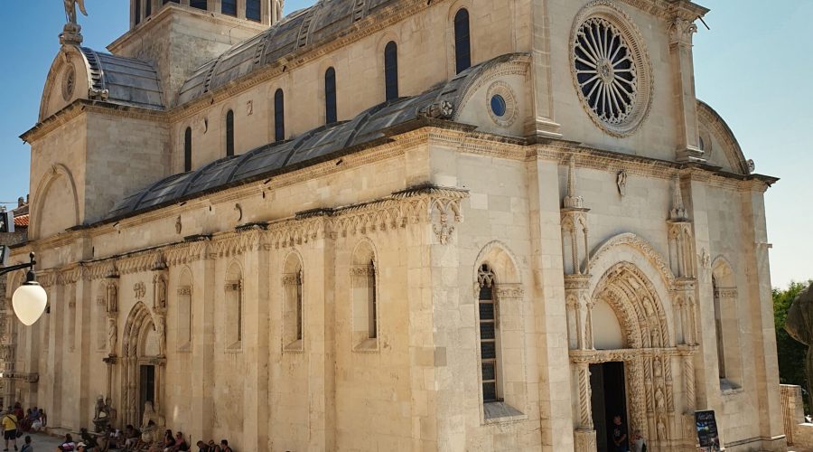 kościół św. Jakuba w Szybeniku należy do jednych z najpiękniejszych zabytków Chorwacji
