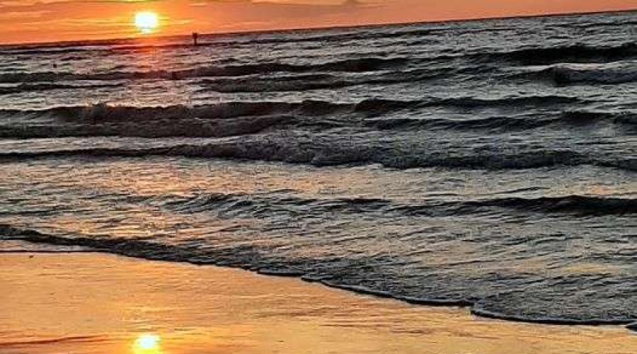 zdjęcie do konkursu "foto z wakacji 2021" zrobione w Łebie o zachodzie słońca