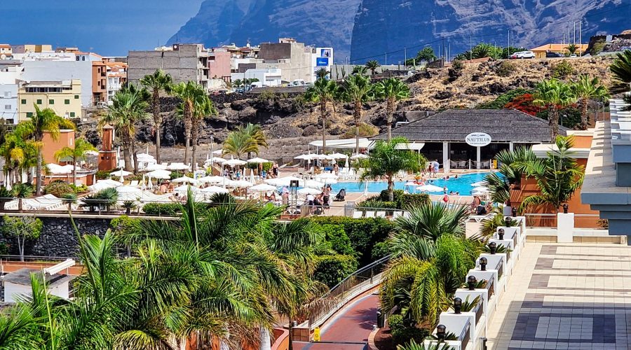 skały Los Gigantes widziane z hotelu Landmar Costa Los Gigantes na Teneryfie