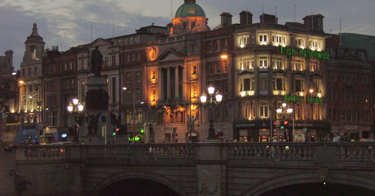 pomnik daniel O'Connella w Dublinie podczas city-breaku do Irlandii