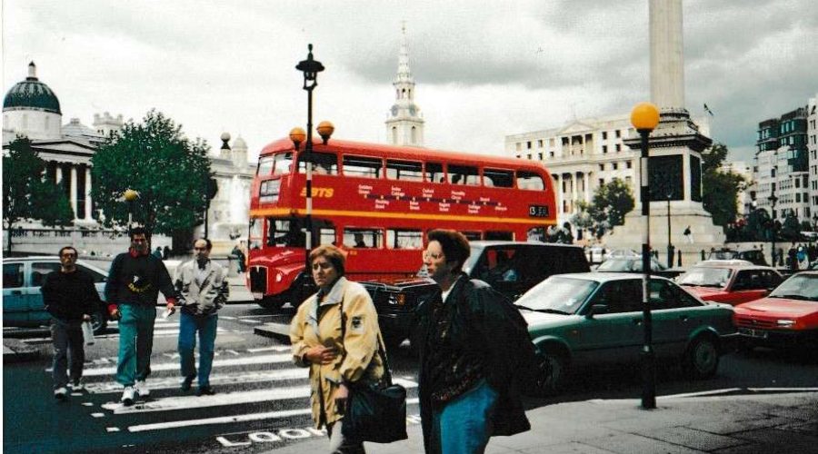 Trafalgar Square zwiedzany podczas wycieczki do Wielkiej Brytanii