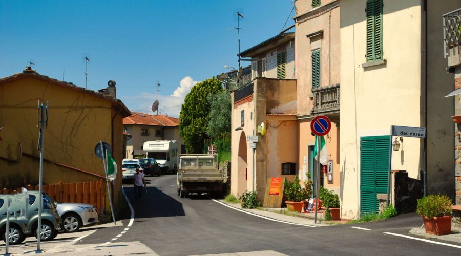 uliczka w San Baronto podczas pobytu urlopowego w Toskanii