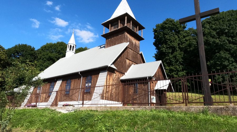 a wooden church in a settlement of Krynice in the region of Roztocze located on the route between 2 cities Tomaszow Lubelski and Zamosc