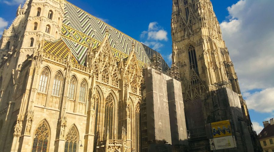 słynna katedra gotycka podczas dobrej wycieczki do Wiednia