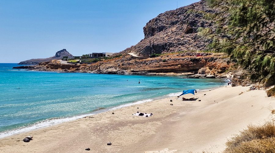 urocza plaża Xerokampos podczas wycieczki po Krecie