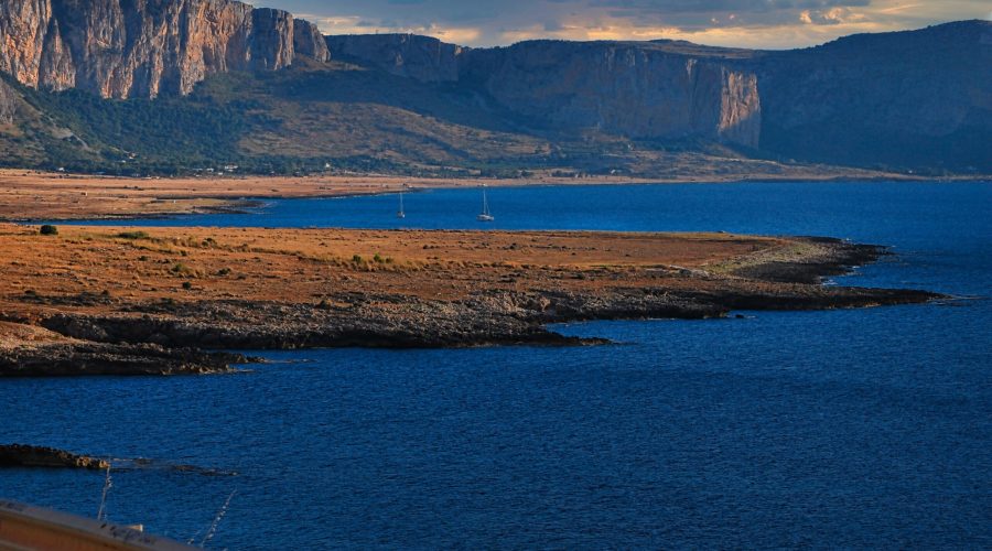 krajobraz zachodu Sycylii w pobliżu Parku San Vito Lo Capo