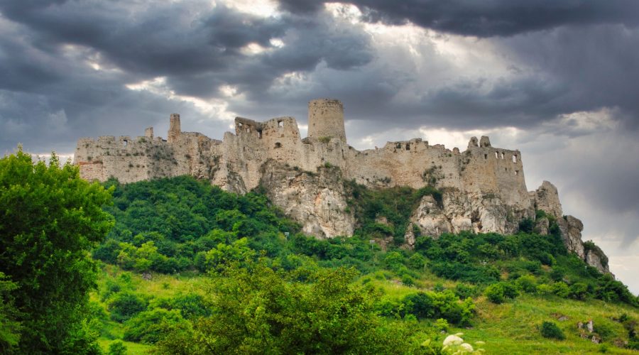 słynny zamek Spisky Hrad na słowackim Spiżu